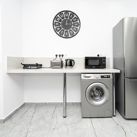 Spiros Luxury Apartments أيا نابا المظهر الخارجي الصورة
