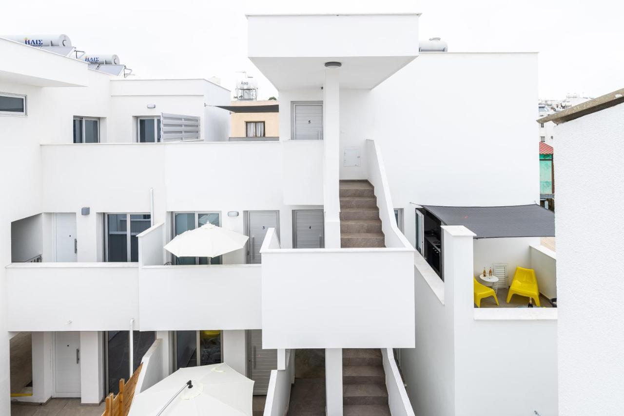 Spiros Luxury Apartments أيا نابا المظهر الخارجي الصورة