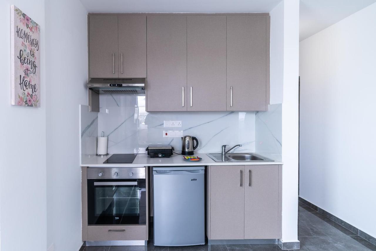 Spiros Luxury Apartments أيا نابا المظهر الخارجي الصورة